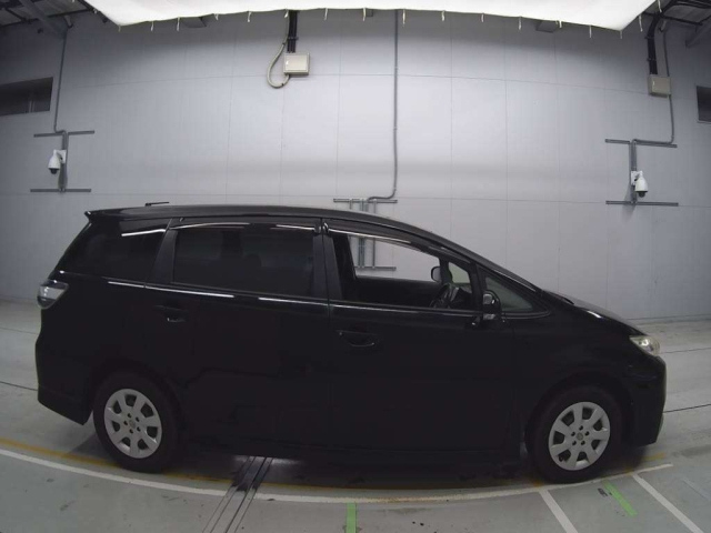 TOYOTA WISH 2014