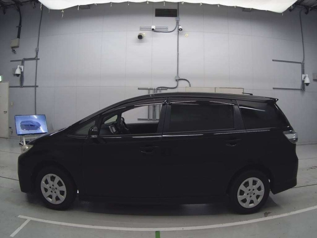 TOYOTA WISH 2014
