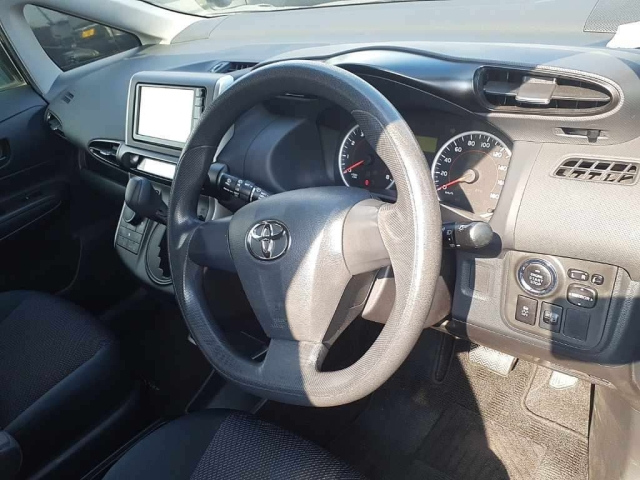 TOYOTA WISH 2014