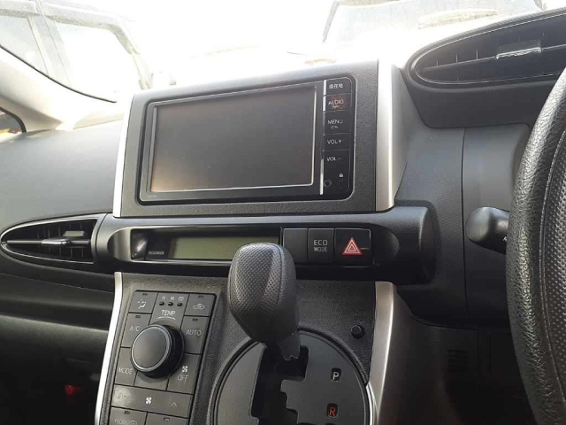 TOYOTA WISH 2014