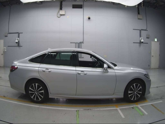 TOYOTA CROWN 2020