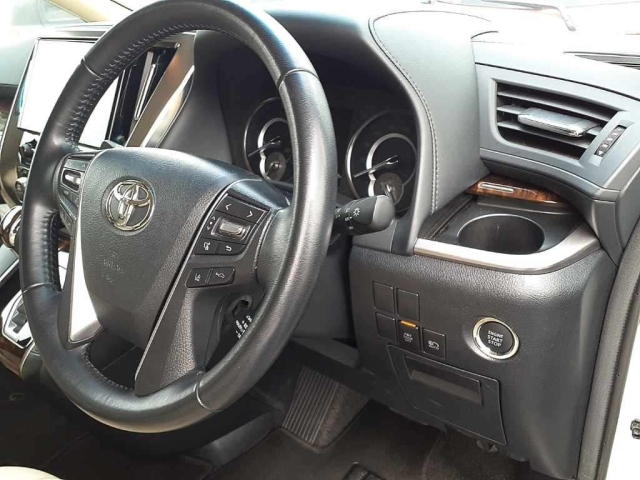 TOYOTA ALPHARD 2022