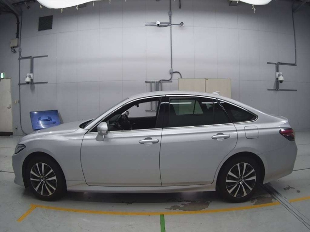 TOYOTA CROWN 2020
