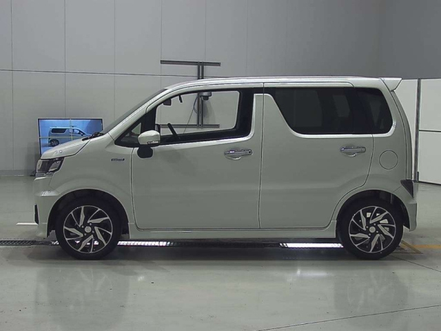 MAZDA FLAIR 2025