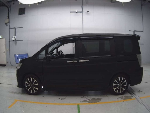 HONDA STEP WAGON 2014