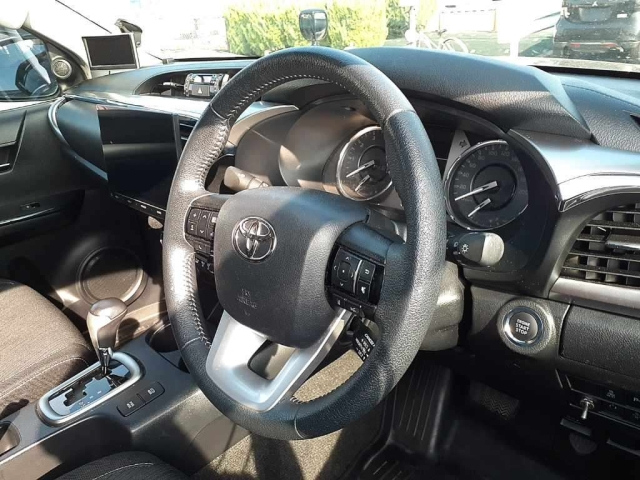TOYOTA HILUX 2021