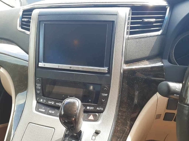 TOYOTA ALPHARD 2013