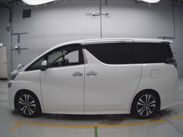TOYOTA VELLFIRE 2020