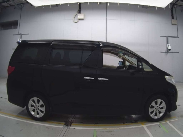 TOYOTA ALPHARD 2011