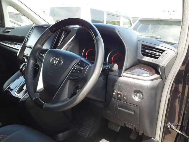 TOYOTA ALPHARD 2018