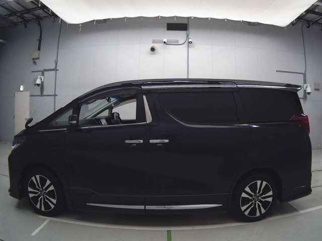 TOYOTA ALPHARD 2018