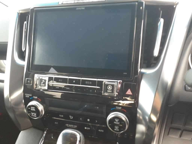 TOYOTA ALPHARD 2015