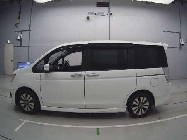 HONDA STEP WAGON 2012