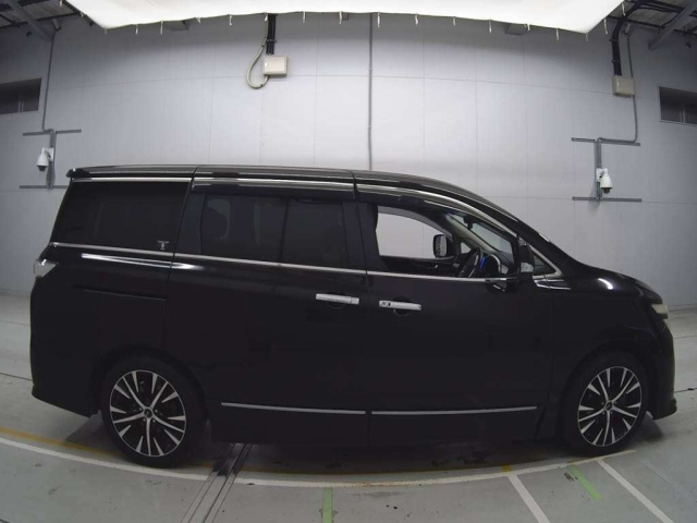 NISSAN ELGRAND 2013