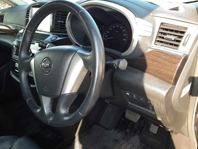 NISSAN ELGRAND 2013