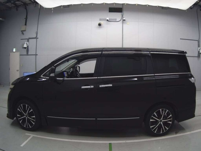 NISSAN ELGRAND 2013