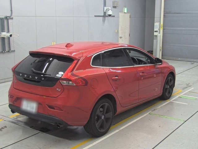 VOLVO V40 2013