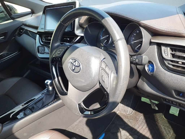 TOYOTA C-HR 2017