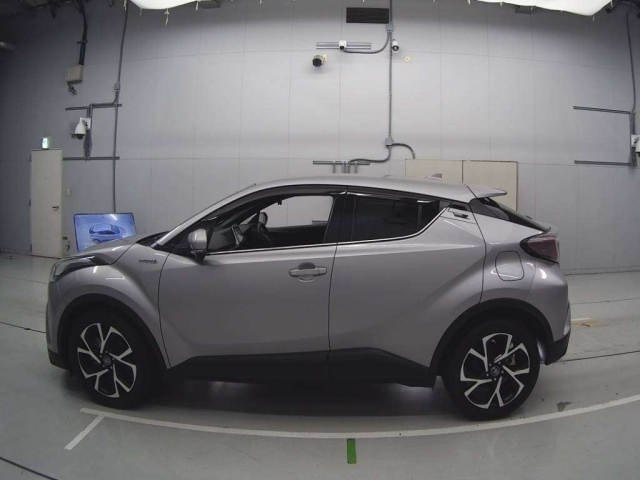 TOYOTA C-HR 2017