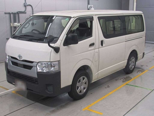 TOYOTA HIACE VAN 2020