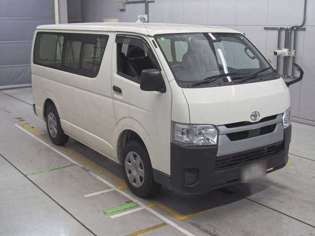 TOYOTA HIACE VAN 2020