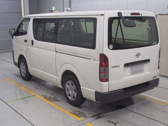 TOYOTA HIACE VAN 2020