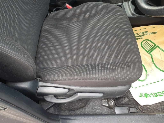 TOYOTA VITZ 2017