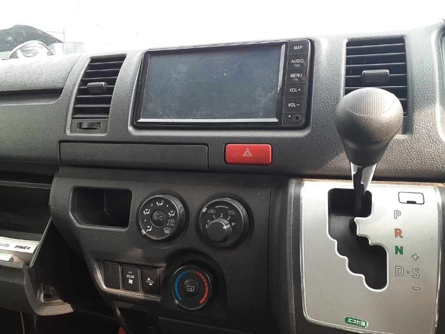 TOYOTA HIACE VAN 2020