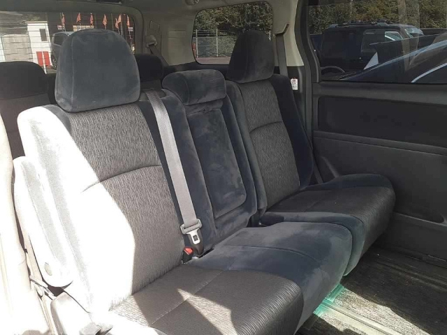 TOYOTA ALPHARD 2009