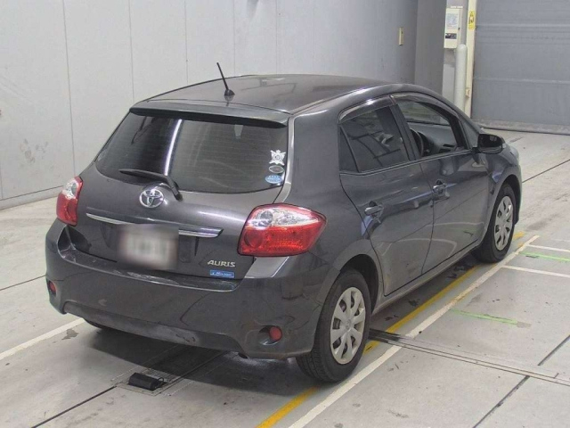 TOYOTA AURIS 2010