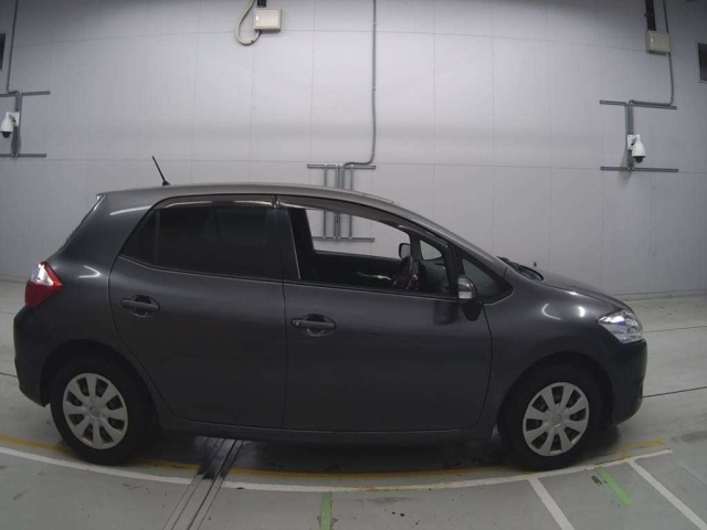 TOYOTA AURIS 2010