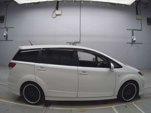 TOYOTA WISH 2010