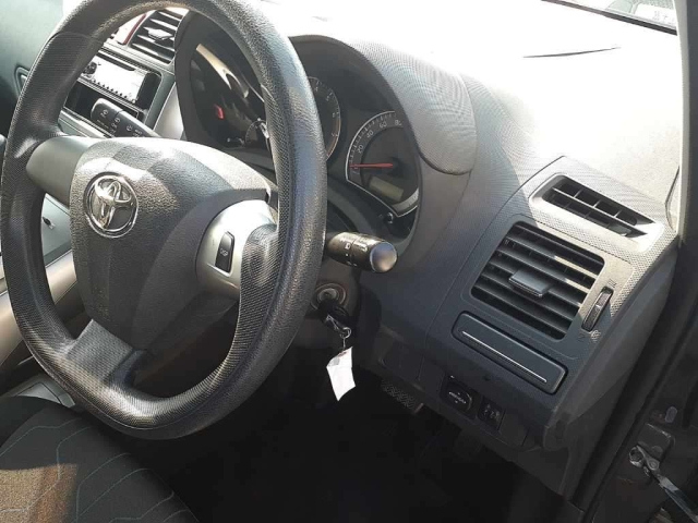 TOYOTA AURIS 2010