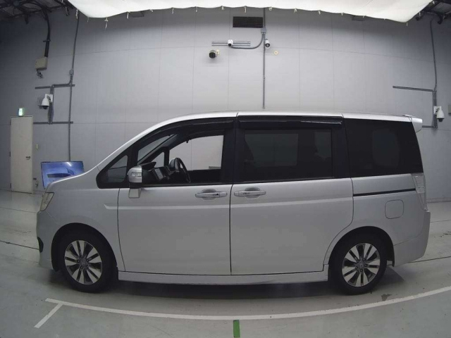 HONDA STEP WAGON 2014