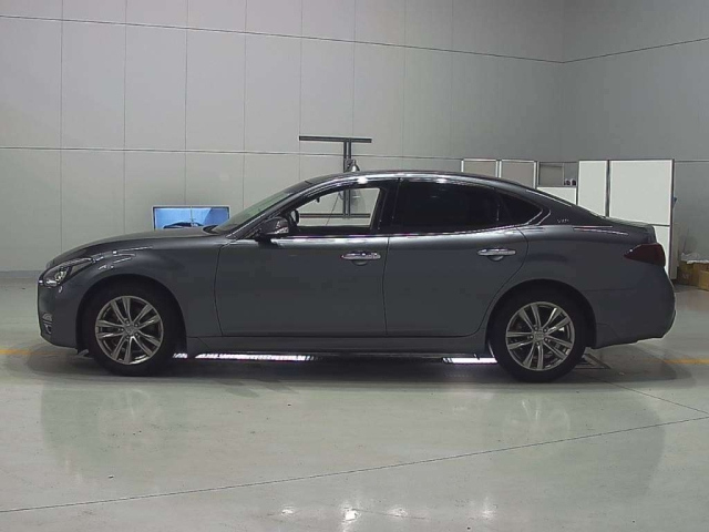NISSAN FUGA 2016