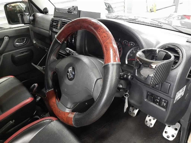 SUZUKI JIMNY 2012