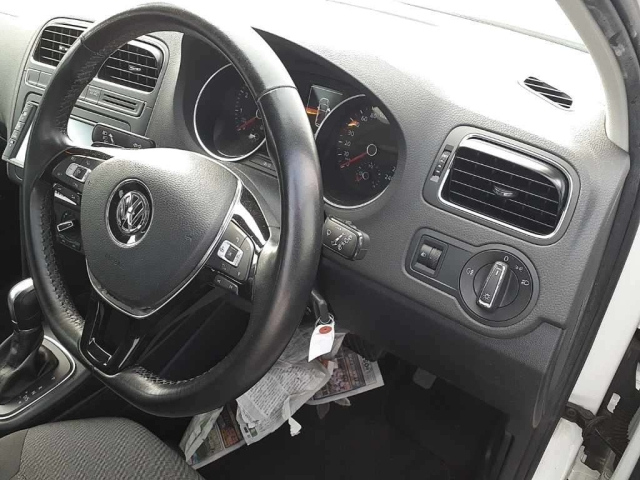 VOLKSWAGEN POLO 2014
