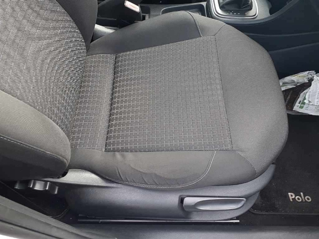 VOLKSWAGEN POLO 2014