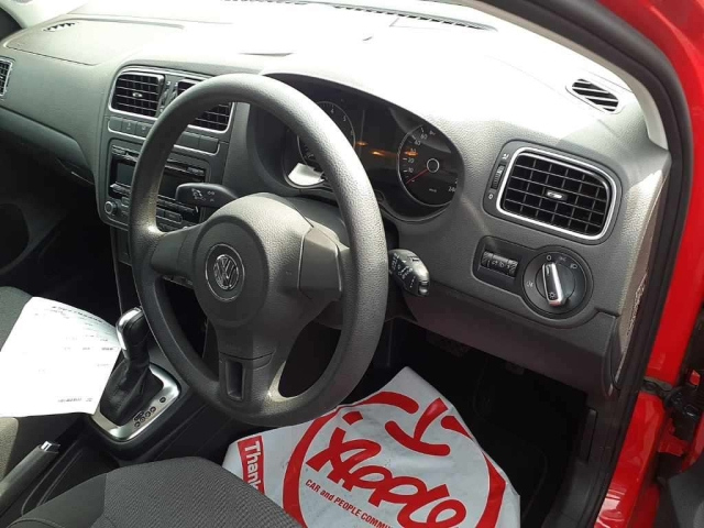 VOLKSWAGEN POLO 2011