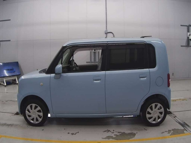 DAIHATSU MOVE CONTE 2011