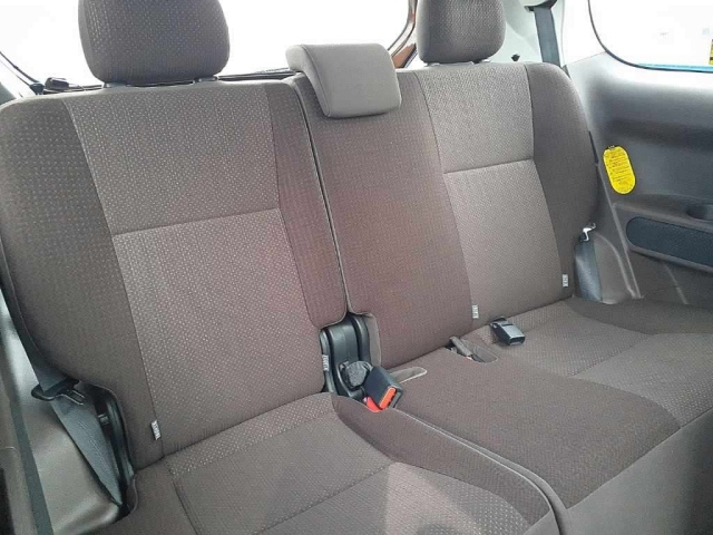 TOYOTA PORTE 2012