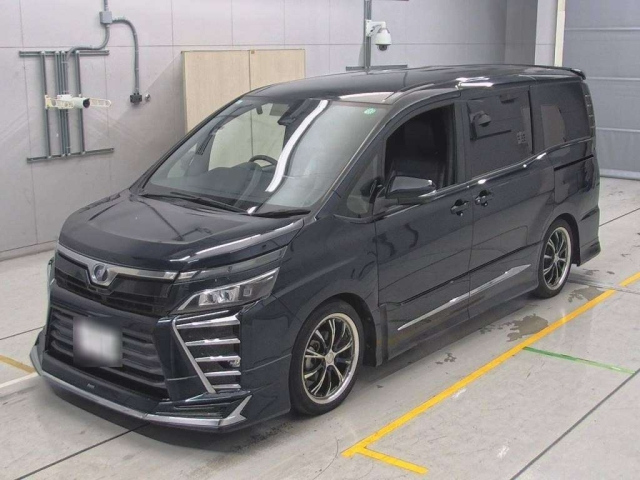 TOYOTA VOXY 2017