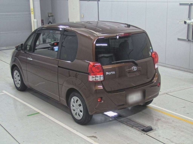 TOYOTA PORTE 2012