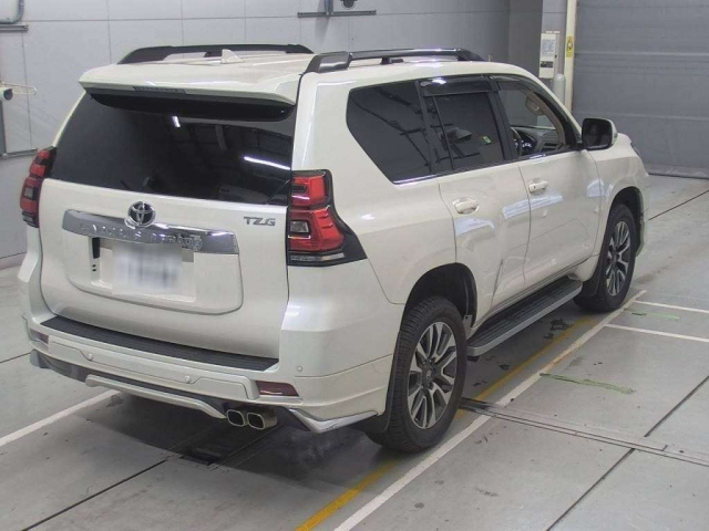 TOYOTA LAND CRUISER PRADO 2023
