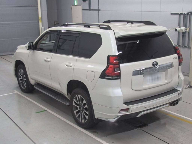 TOYOTA LAND CRUISER PRADO 2023
