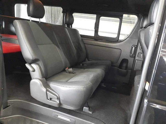 TOYOTA HIACE VAN 2023