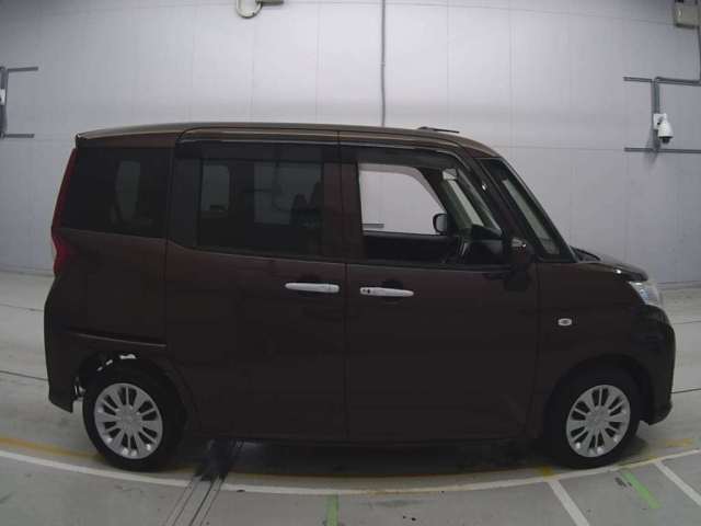 TOYOTA ROOMY 2017