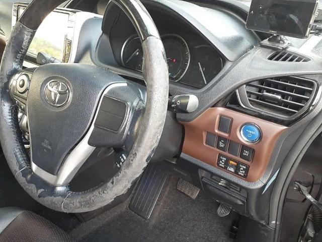TOYOTA ESQUIRE 2015