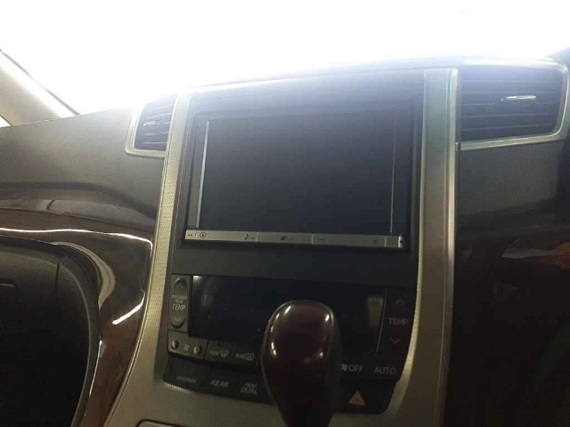 TOYOTA VELLFIRE 2013
