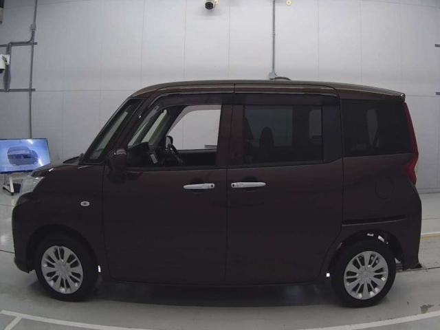 TOYOTA ROOMY 2017